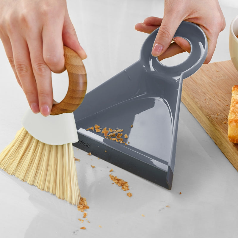 TINY TEAM Dustpan & Brush Set
