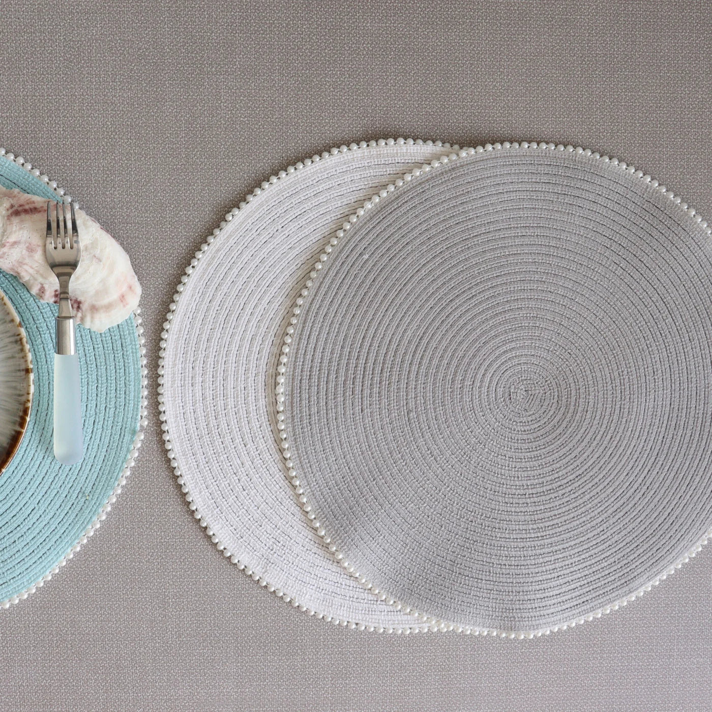 Pearl Trimmed Round Placemat Grey