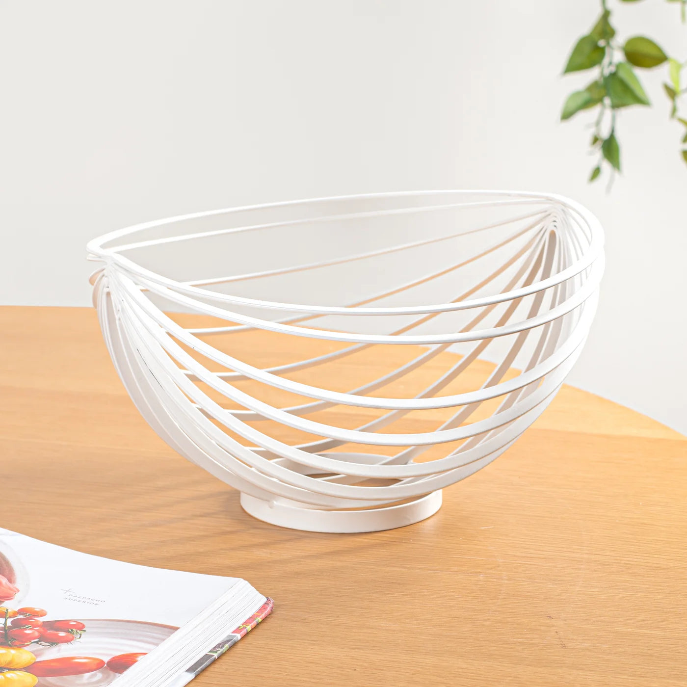 Eclipse Rib Metal Basket - White