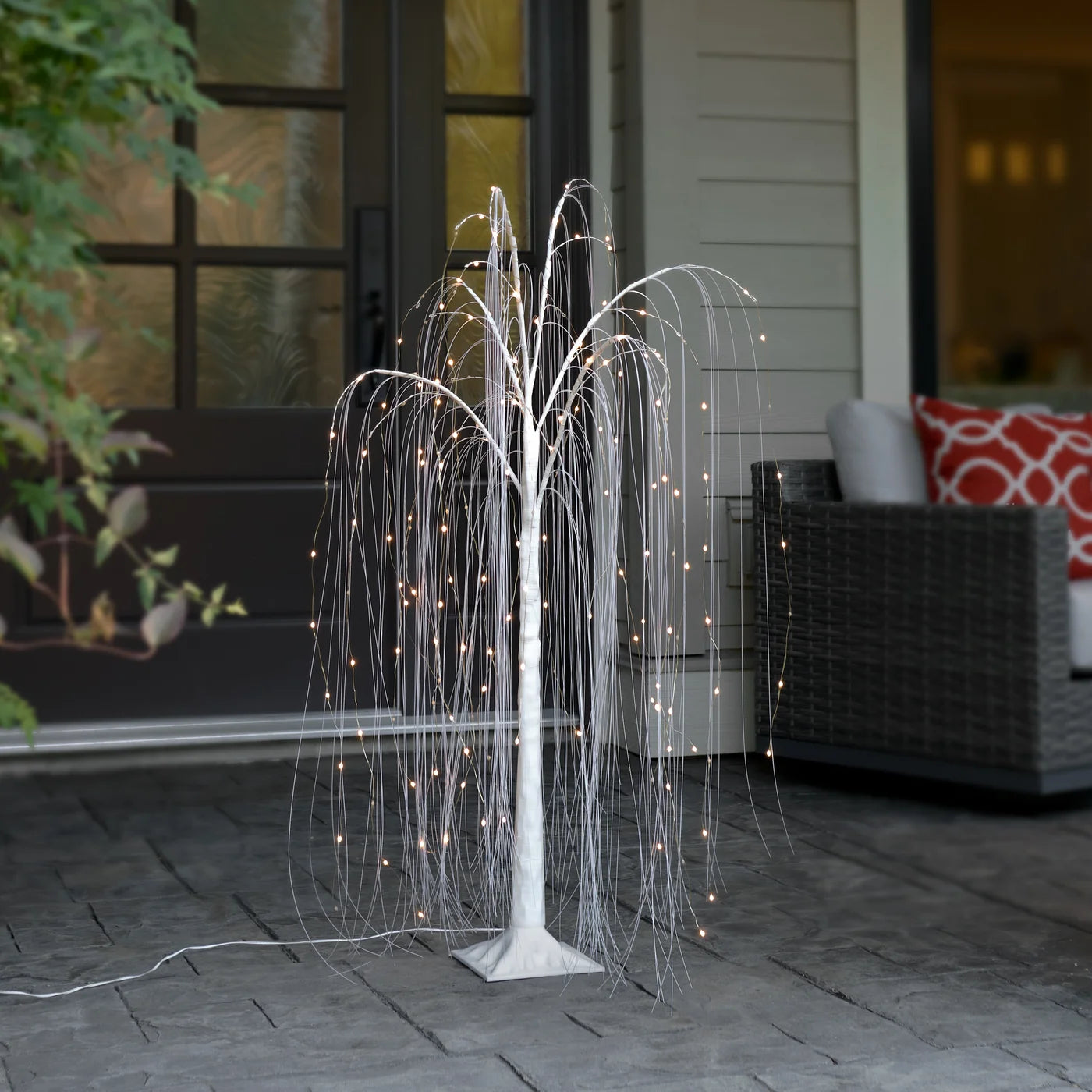 White Willow Freestanding 47h" 180 LED Decor Tree