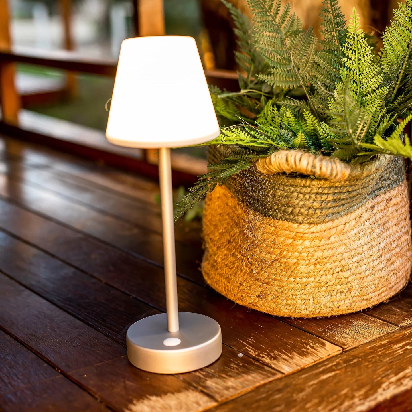 Newgarden Lola slim lamp - lime