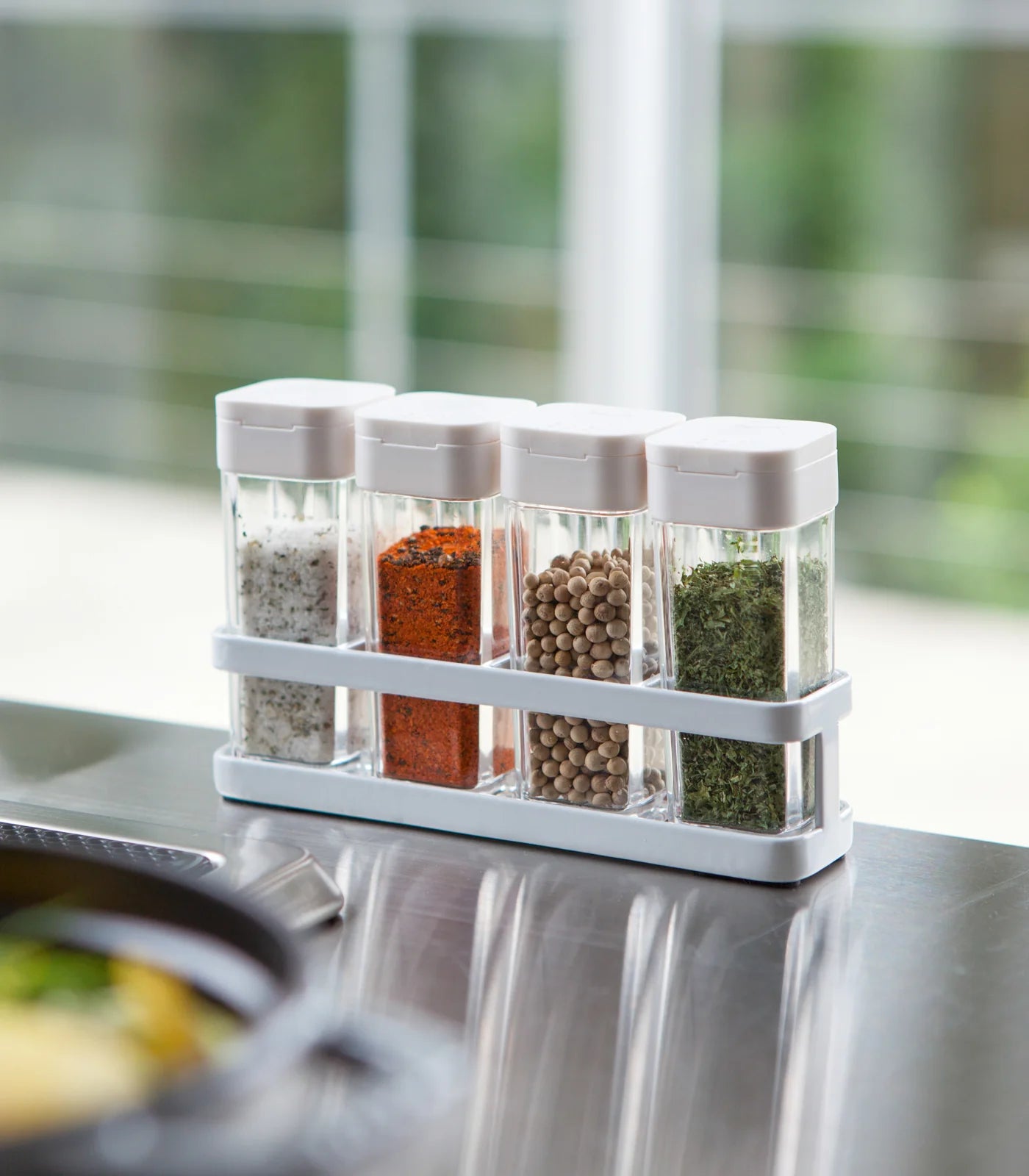 TOWER Spice Rack with 4 Shakers - 4-Shakers white