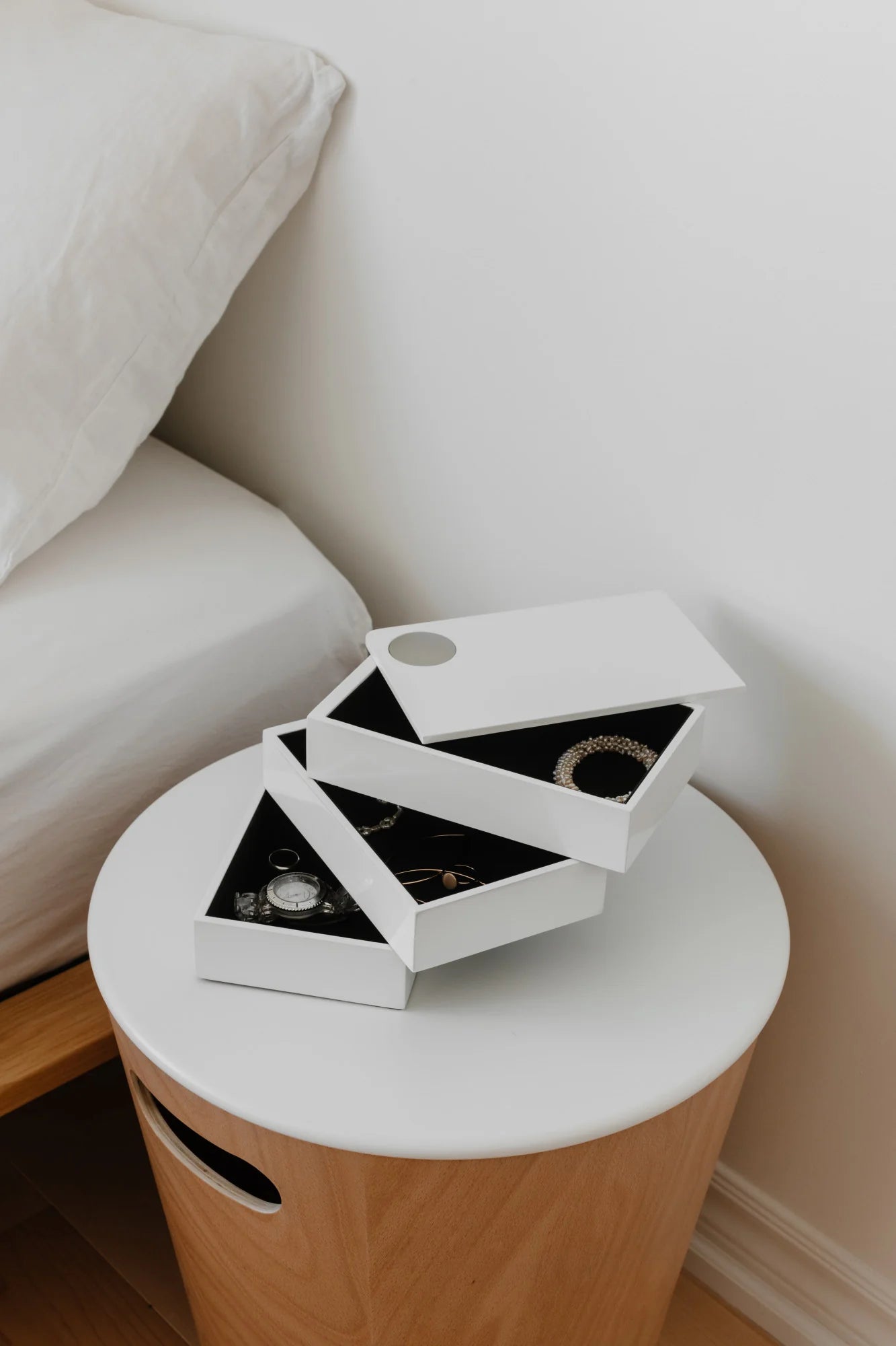 Spindle storage box white