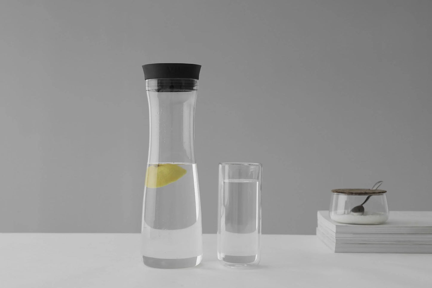 MINIMA Curve Carafe BLACK